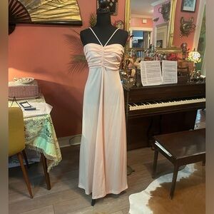 Vintage 70s Vicky Vaughn Juniors light peach pink maxi dress size small